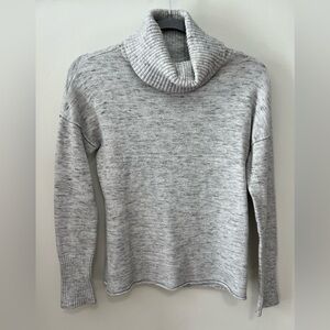 RD Style Ursula Spongey Turtleneck Sweater Women’s Size S/P/P Light Grey